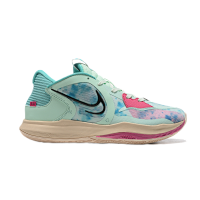 Nike Kyrie 8 Sneakers