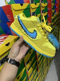 Nike Dunk Low Sneakers